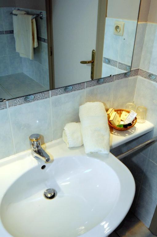 גמבלו Hotel Le Saint Loup חדר תמונה